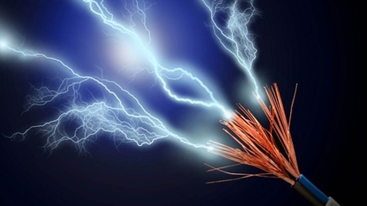 Kasturba Vidyalaya Electric shock | కస్తూర్బా విద్యాలయంలో విద్యుదాఘాతం.. ముప్పై మంది విద్యార్థులకు ప్రమాదం..!