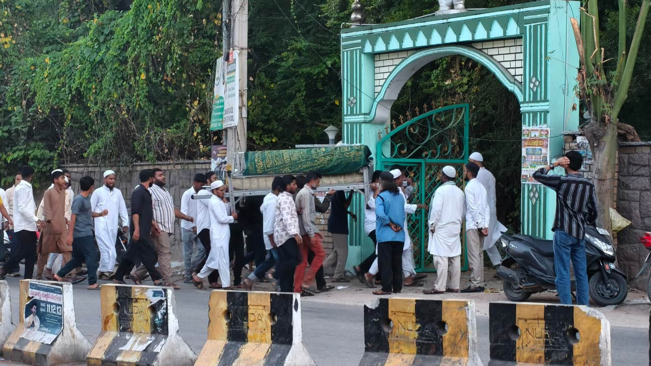 Riyaz funeral | ముగిసిన హంతకుడు రియాజ్ అంత్యక్రియలు..