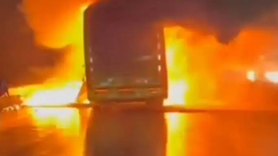 Travels Bus Fire Accident | ఘోర ప్రమాదం.. మంటల్లో కాలిపోయిన ట్రావెల్స్ బస్సు.. 25 మందికి పైగా దుర్మరణం