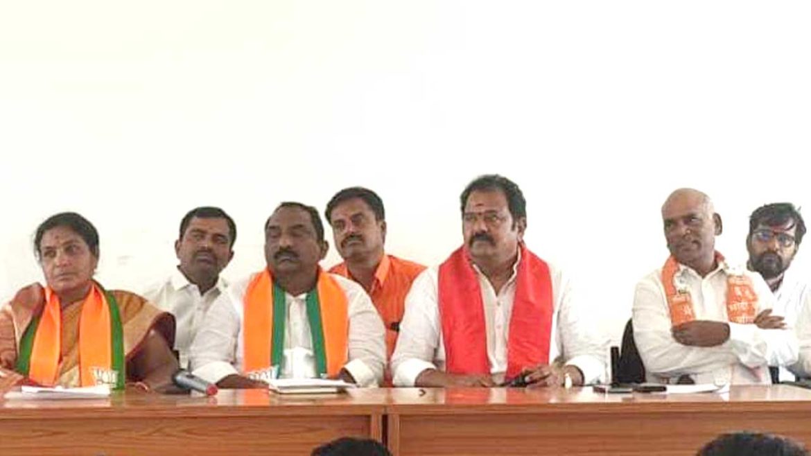 MLA KVR