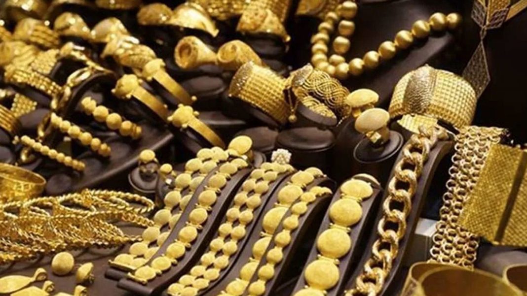 Today Gold Prices | ప‌సిడి ప్రియుల‌కి స్వ‌ల్ప ఊర‌ట‌.. బంగారం ధ‌ర‌ ఎంత తగ్గిందంటే..!