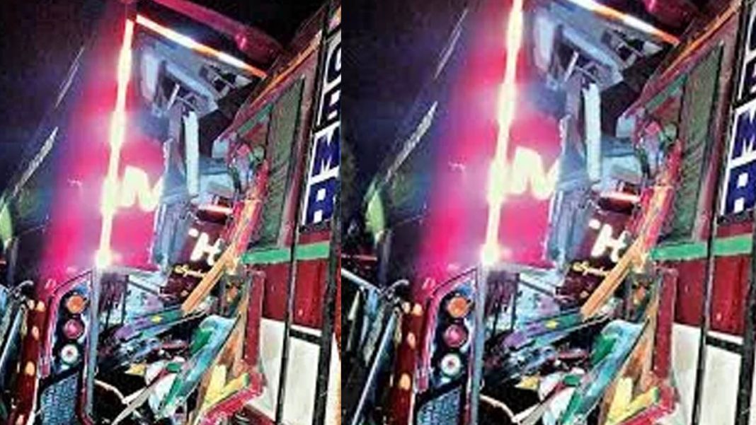 Travel bus accident | మరో ట్రావెల్స్ బస్సు ప్రమాదం.. ఇద్దరు దుర్మరణం.. 15 మందికి తీవ్ర గాయాలు