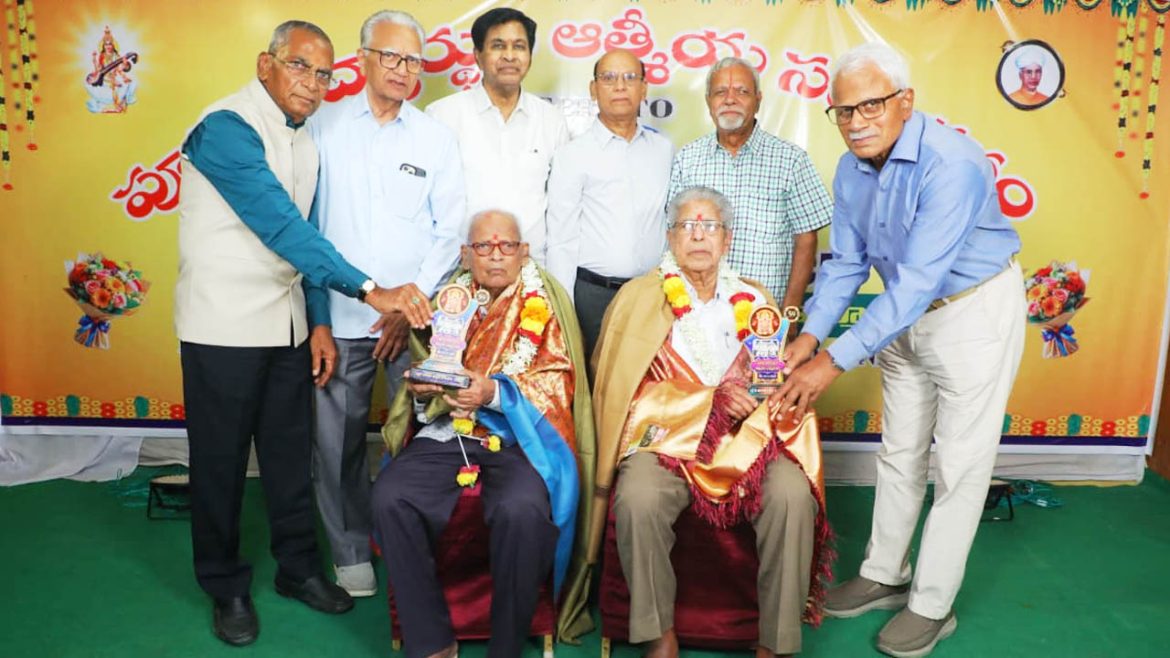 Alumni reunion | పూర్వ విద్యార్థుల ఆత్మీయ సమ్మేళనం