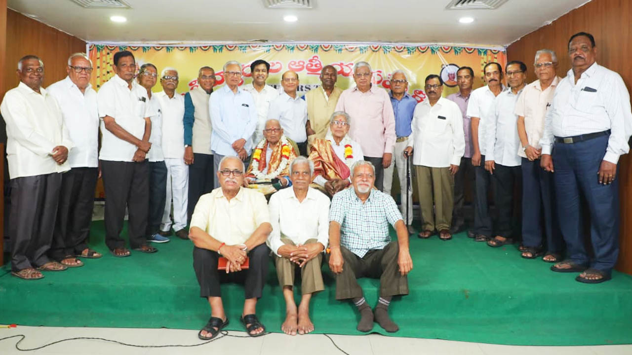 Alumni reunion | పూర్వ విద్యార్థుల ఆత్మీయ సమ్మేళనం