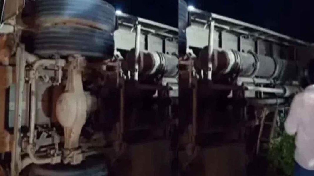 Travel Bus Accident | మరో ఘోర ప్రమాదం.. బోల్తా పడ్డ ట్రావెల్​ బస్సు