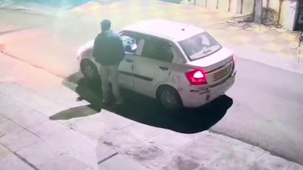 Nepali gang Robbery | ఇంటి యజమానిని కట్టేసి.. నేపాల్​ గ్యాంగ్​ భారీ చోరీ..!