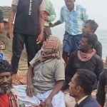 Srikakulam | శ్రీకాకుళం తీరానికి కొట్టుకొచ్చిన బంగ్లాదేశ్ బోటు Srikakulam