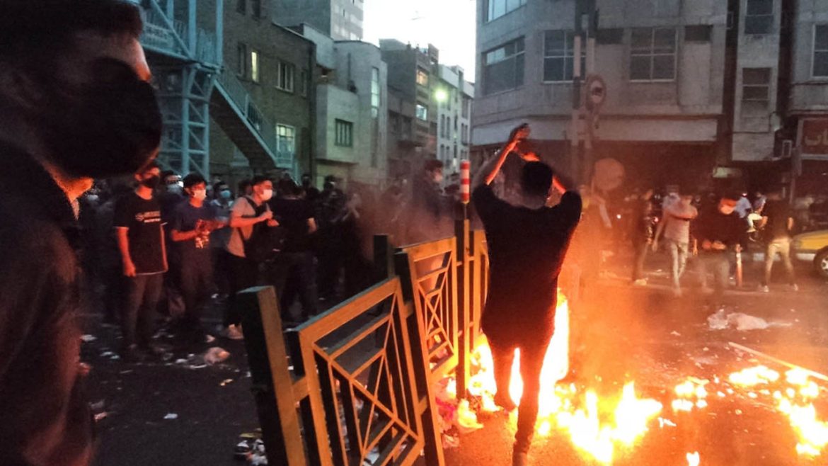 Protests Intensify in Iran | ఇరాన్‌లో నిరసనల ఉద్ధృతి.. 5 వేలకు పైగా మరణాలు